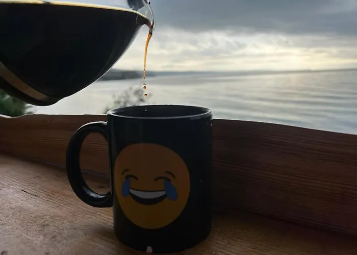 Karavana Tropicana 瓦爾納