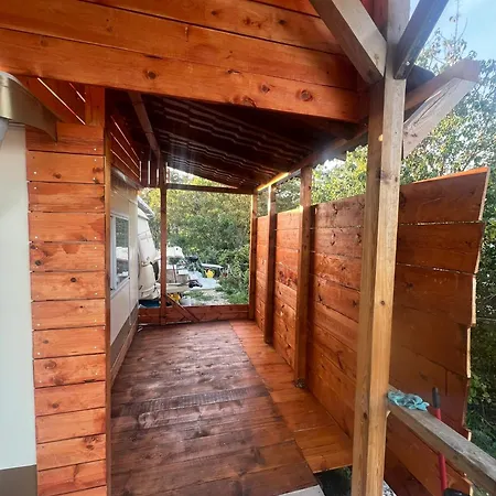 Karavana Tropicana 营地 瓦爾納